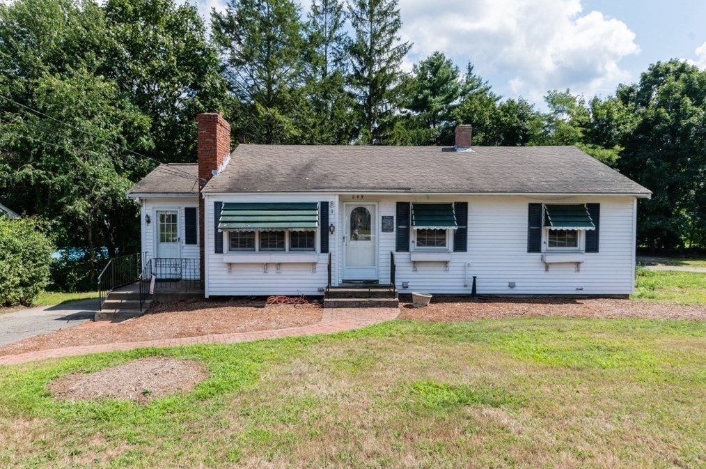 249 Main St, Walpole, MA 02081 exterior