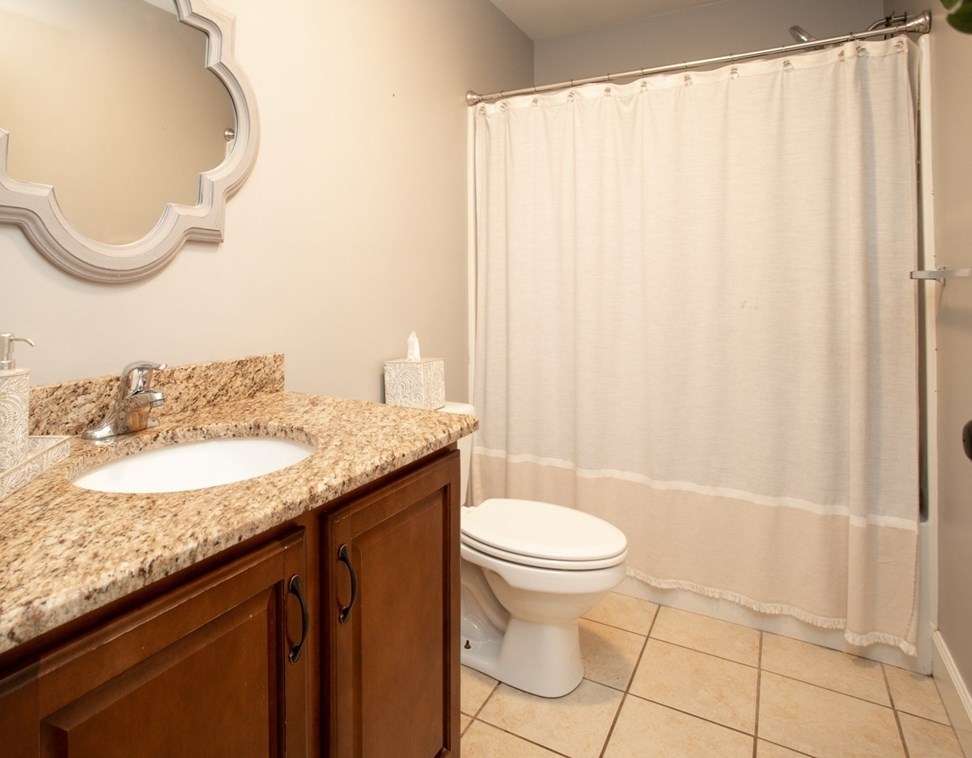 214 Lynwood St, Fall River MA  02721-2108 exterior