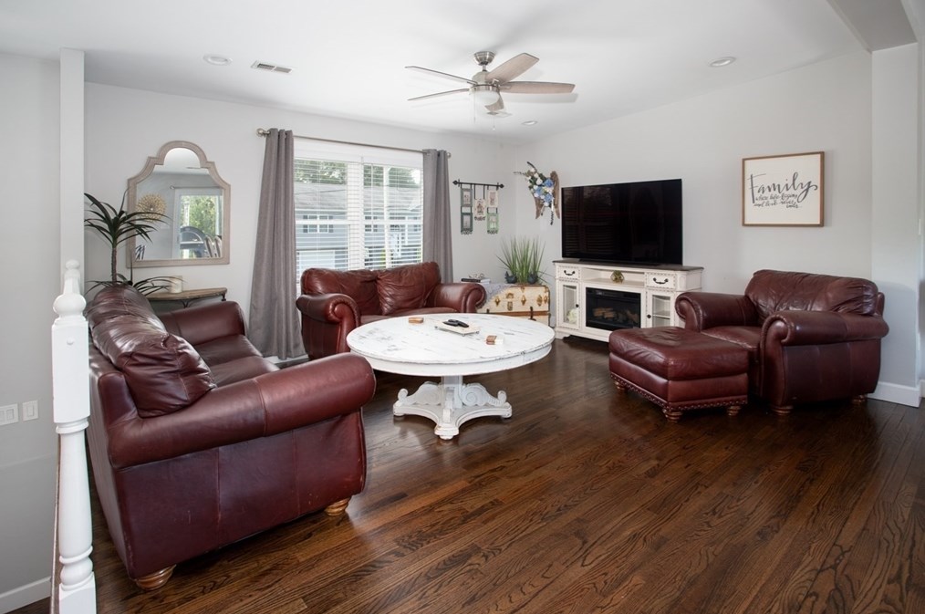 214 Lynwood St, Fall River MA  02721-2108 exterior