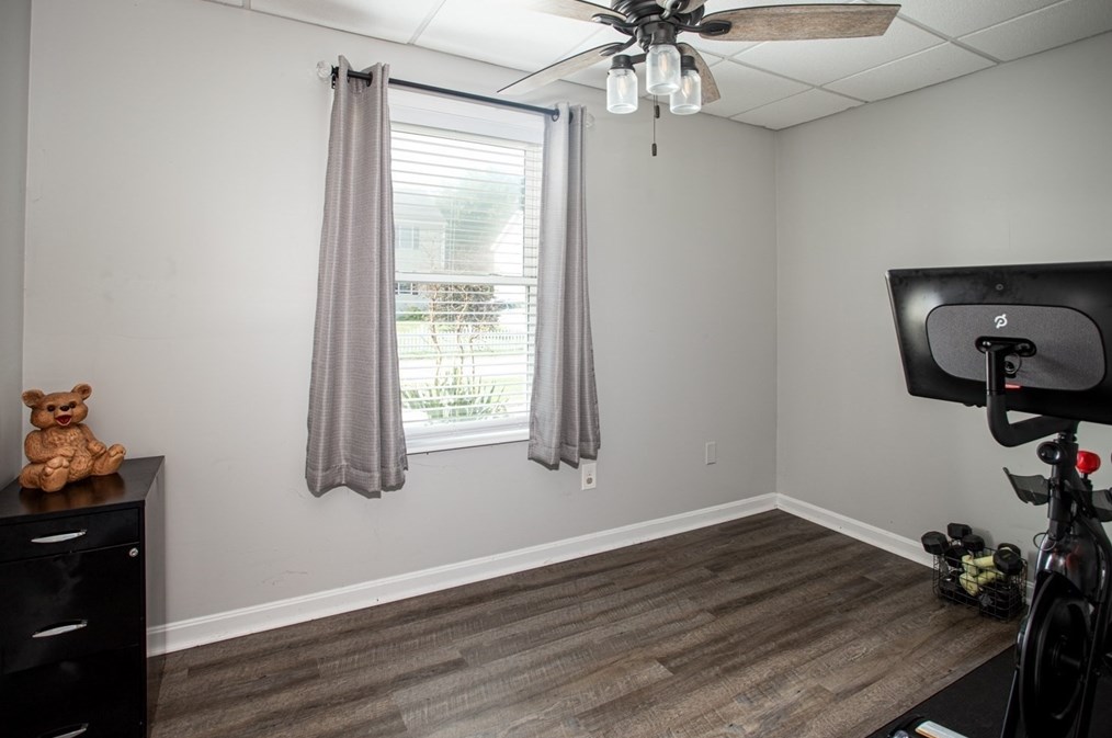 214 Lynwood St, Fall River MA  02721-2108 exterior