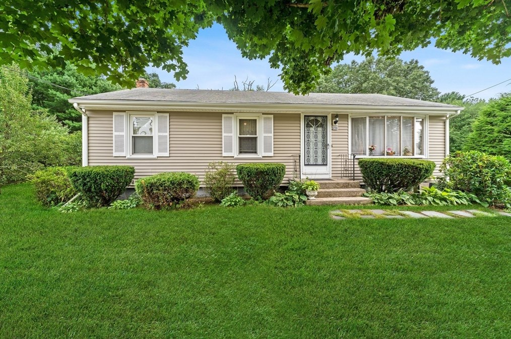890 Main St, Attleboro, MA 02703 exterior