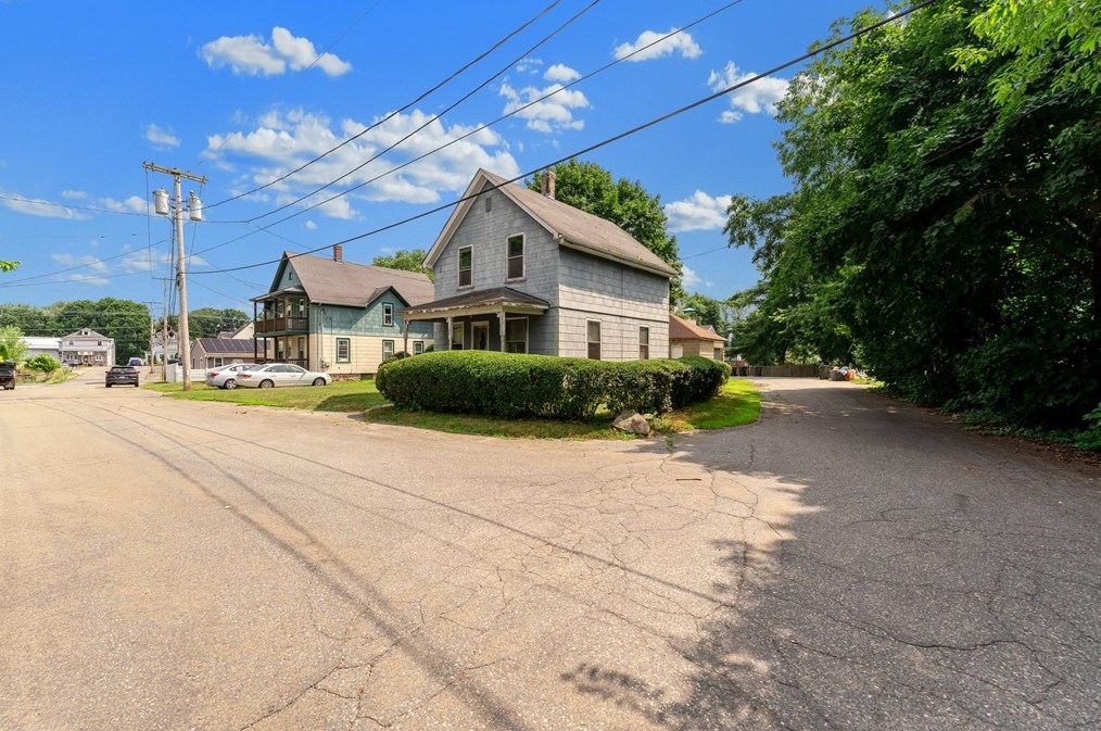 50 Governor Ave, Bellingham, MA 02019