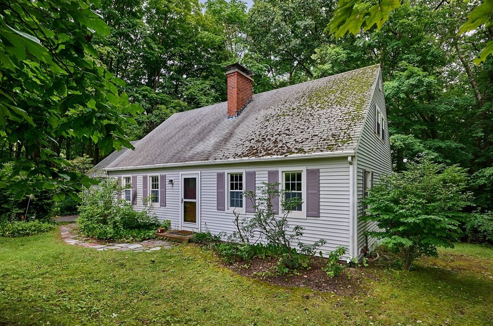 325 E Pleasant St, Amherst, MA 01002