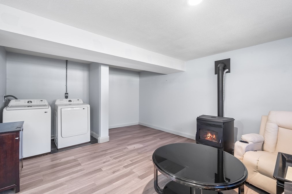 154 Auburn St, Whitman MA  02382-2310 exterior