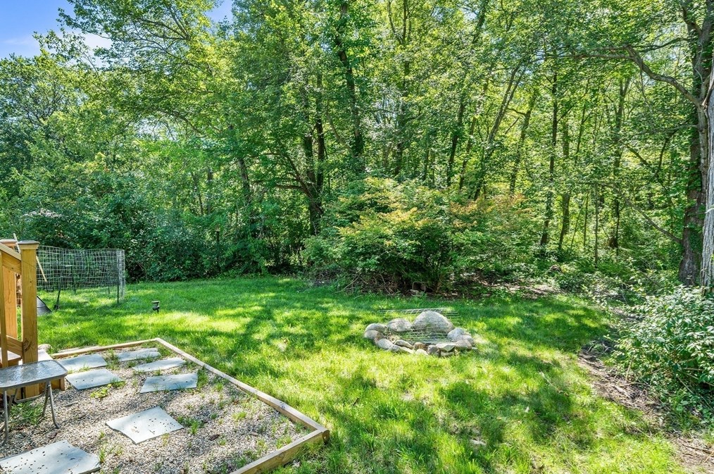 154 Auburn St, Whitman MA  02382-2310 exterior