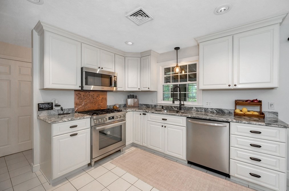 67 Reservation Rd, Andover MA  01810-3418 exterior