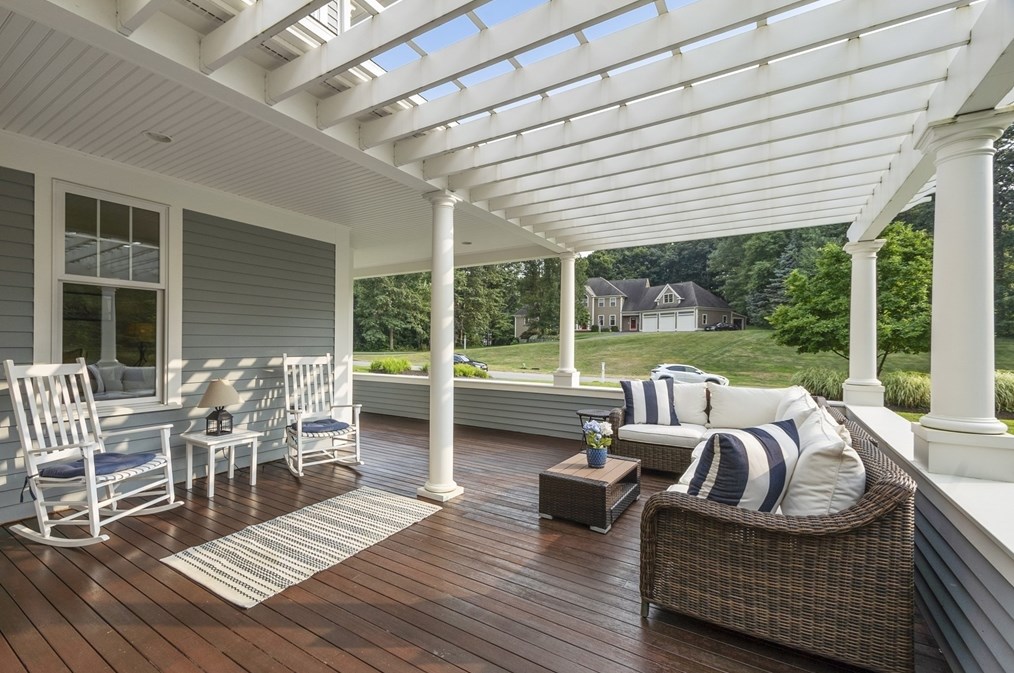 183 Fox Run Rd, Bolton, MA 01740 exterior