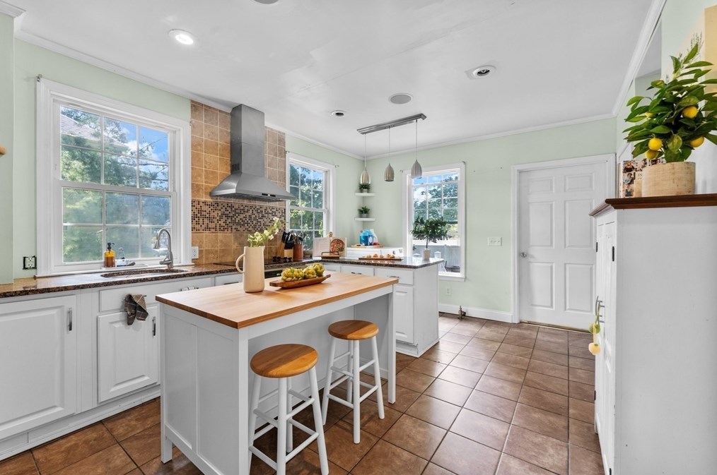 196 Spruce St, Abington, MA 02351