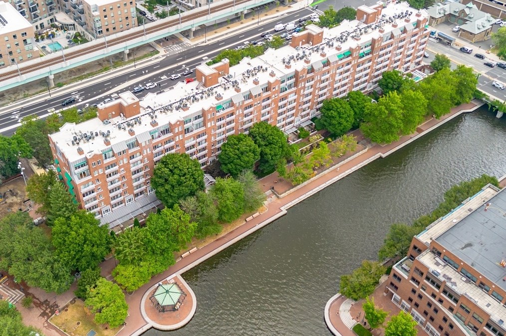 4 Canal Park, Cambridge MA  02141-2230 exterior