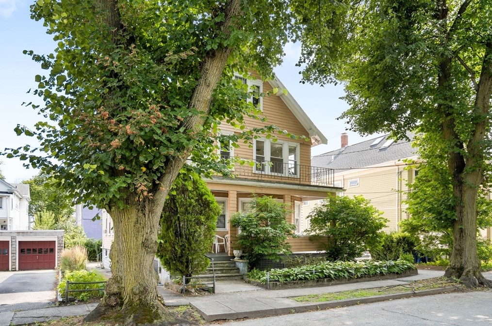 83 Everett St, Arlington MA  02474-6921 exterior