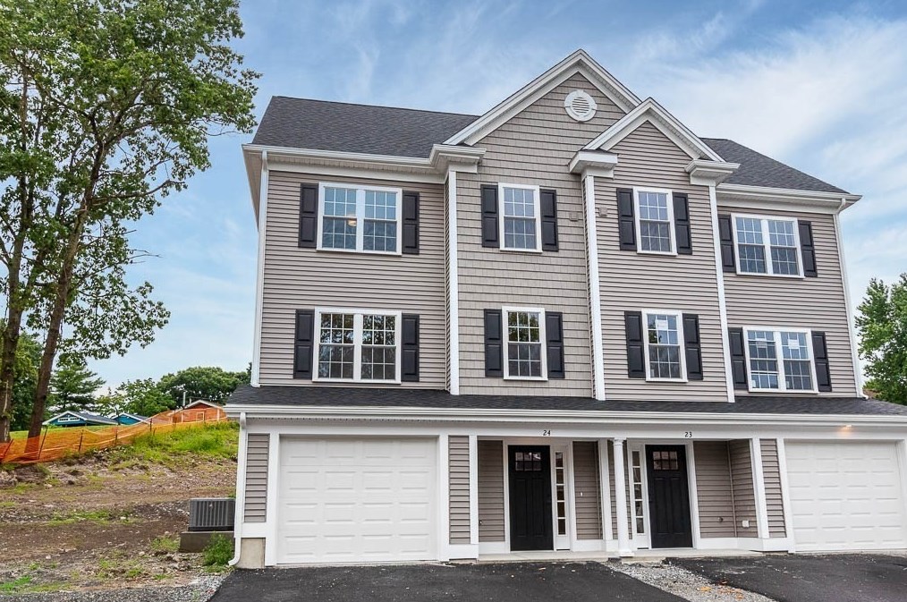 106 Pond St #23, Attleboro, MA 02703