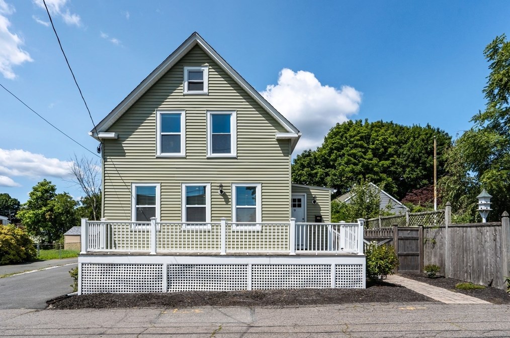 9 Crescent Rd, Weymouth, MA 02191