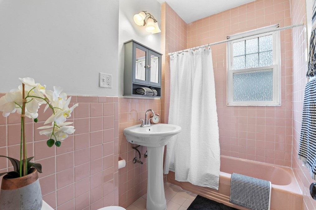 31 Whitman St, Somerville MA 02144-1616 exterior