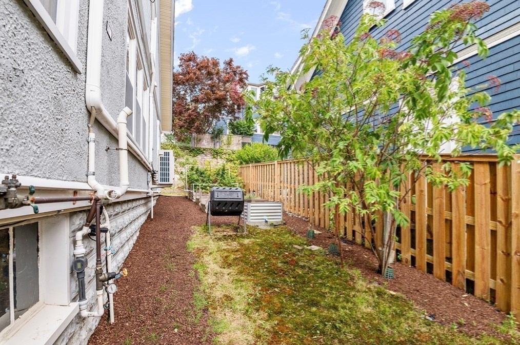 31 Whitman St, Somerville MA 02144-1616 exterior