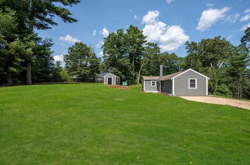 2 Janes Ln, Carver, MA 02330