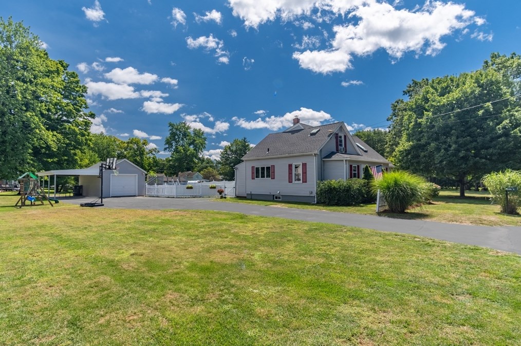 11 Foch Ave, Montgomery, MA 01085