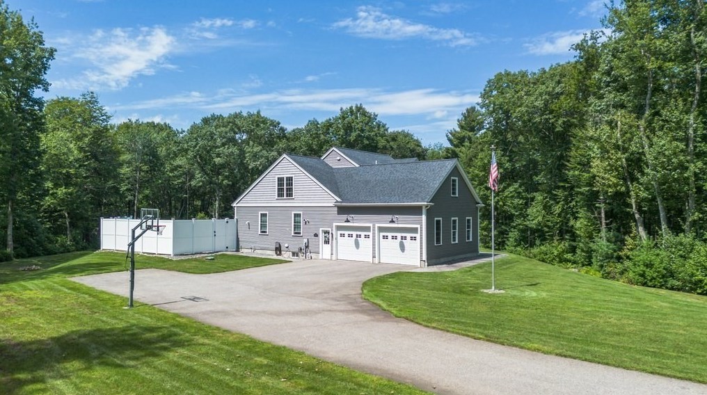 929 Pleasant St, Worcester, MA 01612