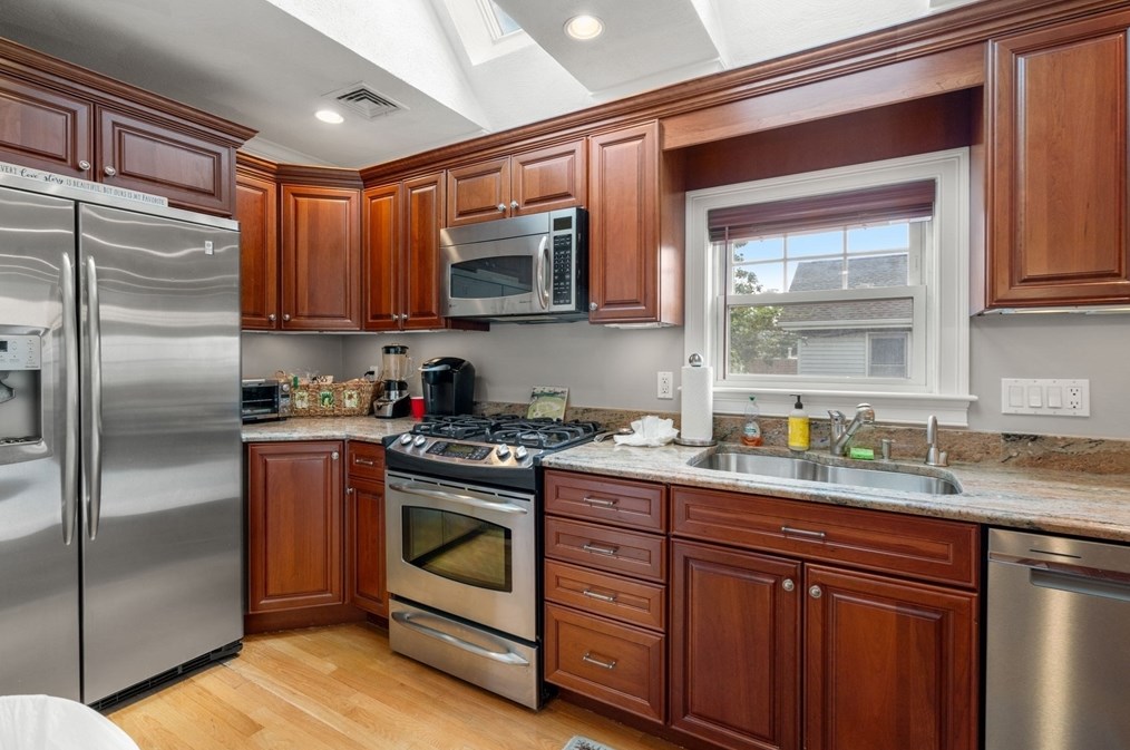 56 Beacon St, Watertown MA 02472-2748 exterior