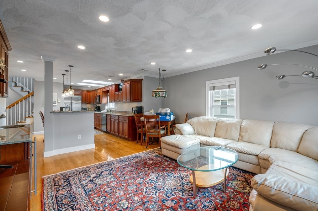 56 Beacon St, Watertown MA 02472-2748 exterior