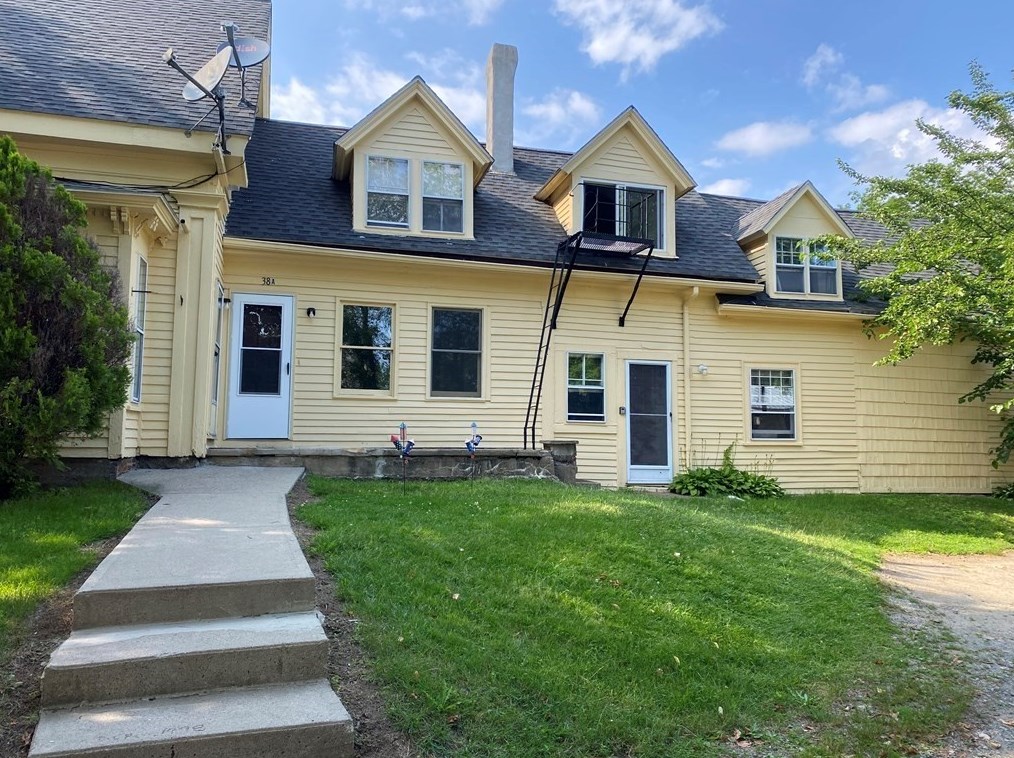 38 Summer St #a, Franklin, MA 02038