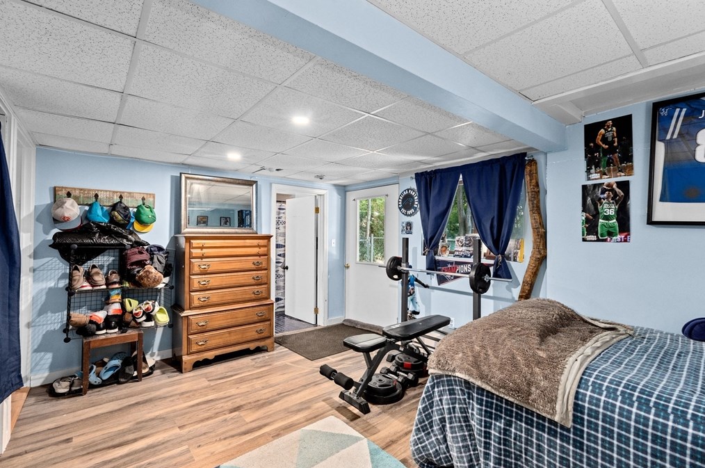 75 Standish Ave, Plymouth MA 02360-4125 exterior