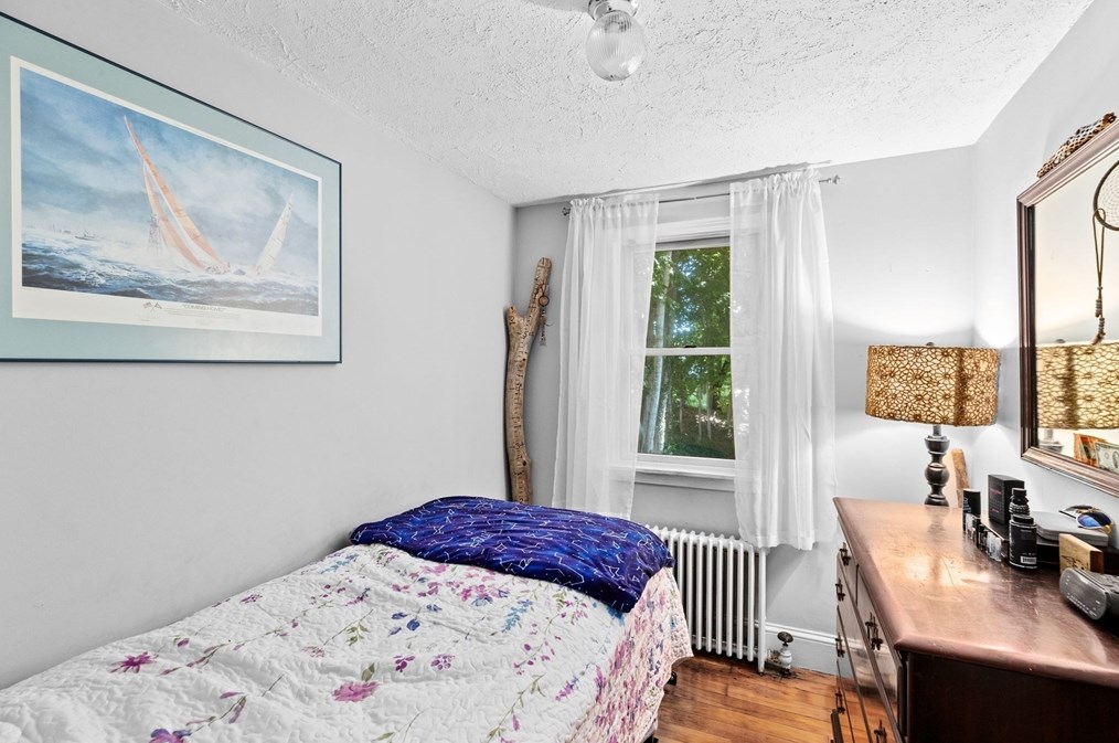 75 Standish Ave, Plymouth MA 02360-4125 exterior