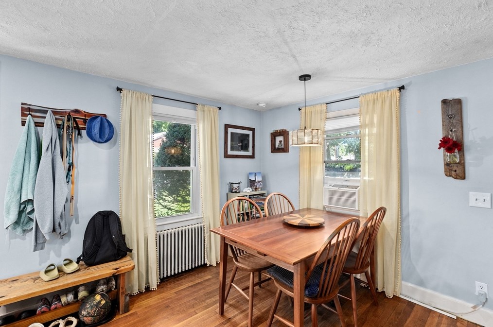 75 Standish Ave, Plymouth MA 02360-4125 exterior