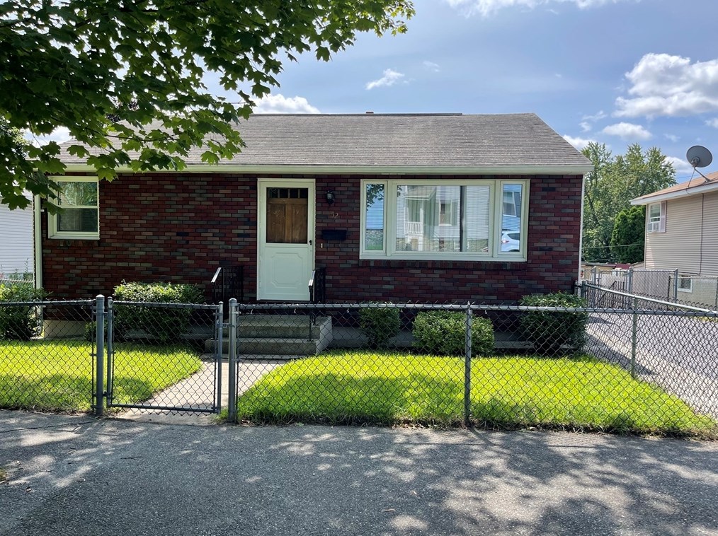 52 Dartmouth St, Worcester, MA 01604