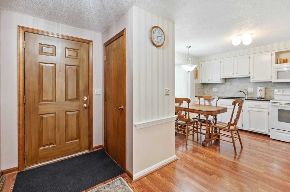 59 Village Post Rd, Danvers, MA 01923 exterior