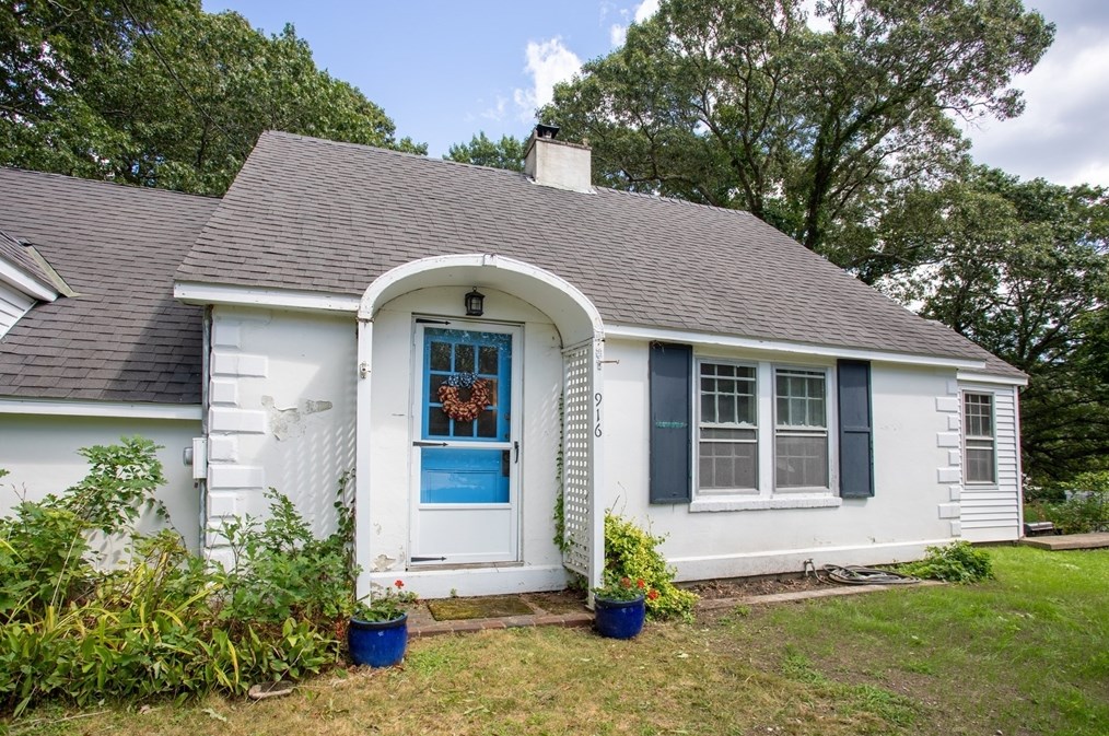 916 State Rd, Plymouth, MA 02360