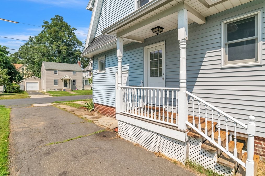 27 Oakland St, West Springfield, MA 01089