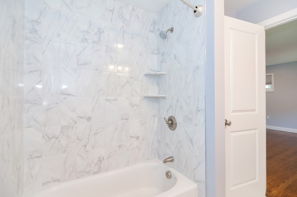 290 Warren St, Waltham MA 02453-7067 exterior