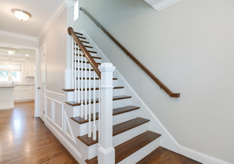 290 Warren St, Waltham MA 02453-7067 exterior