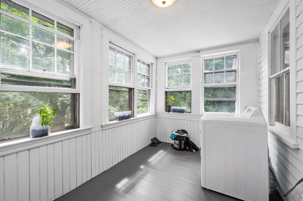 127 Lancaster St, Leominster MA 01453-4378 exterior