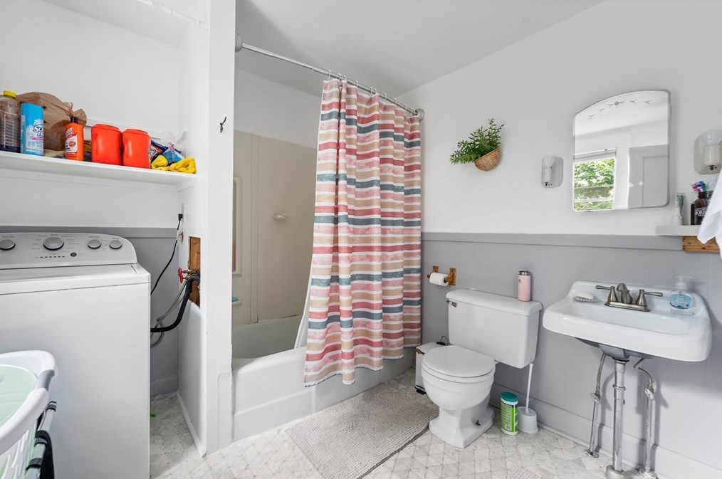 127 Lancaster St, Leominster MA 01453-4378 exterior