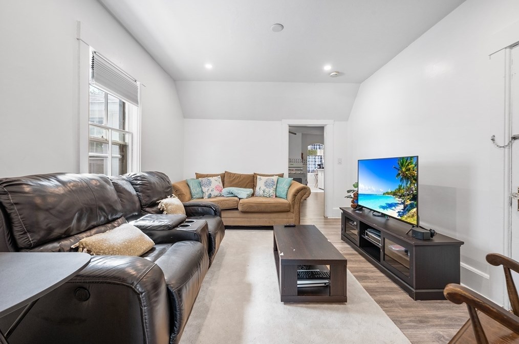 127 Lancaster St, Leominster MA 01453-4378 exterior