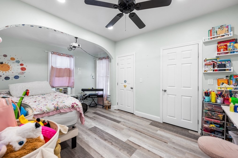 127 Lancaster St, Leominster MA 01453-4378 exterior