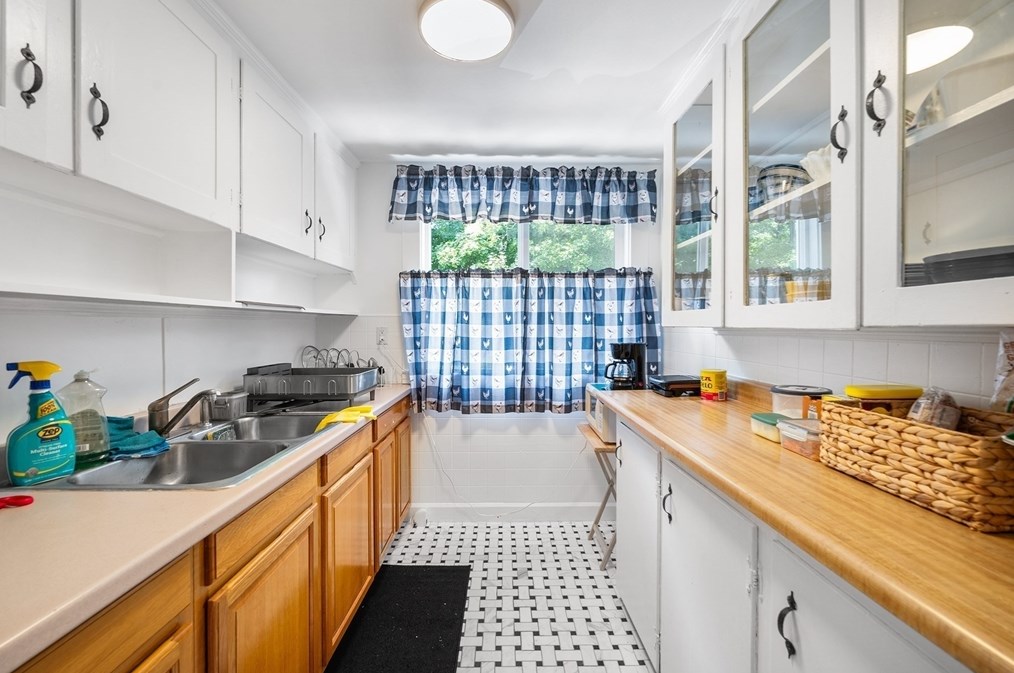 127 Lancaster St, Leominster MA 01453-4378 exterior