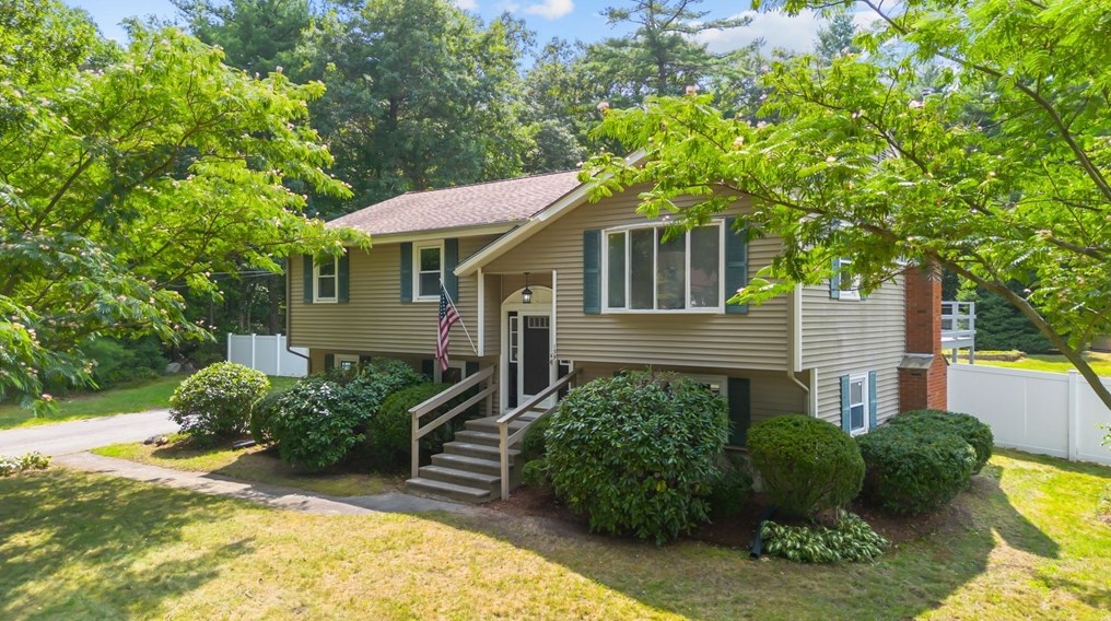 139 Staples St, Taunton MA  02718-1453 exterior