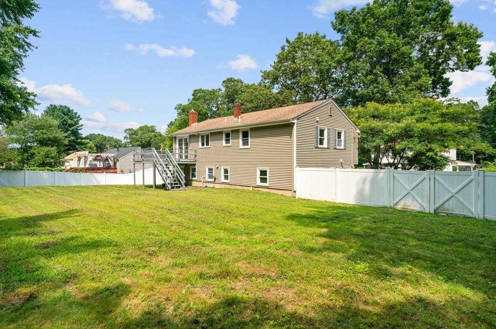 139 Staples St, Taunton MA  02718-1453 exterior