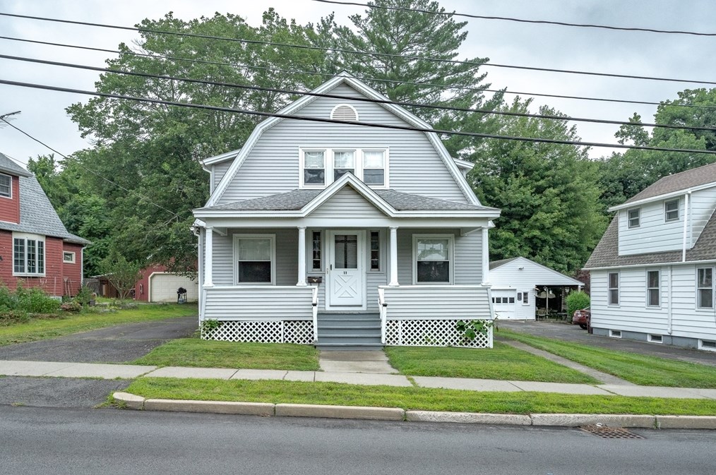 11 Montgomery St, Montgomery, MA 01085
