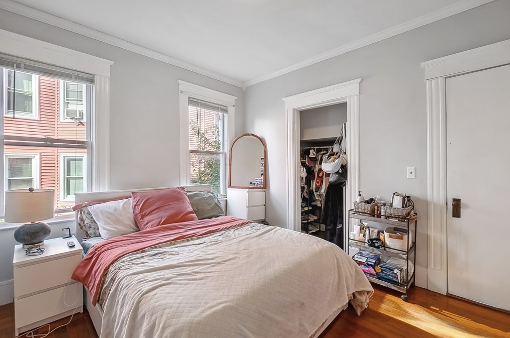 450 Broadway St, Chicopee MA 01020-2442 exterior