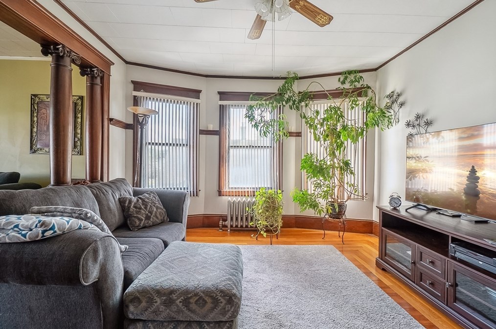 450 Broadway St, Chicopee MA 01020-2442 exterior