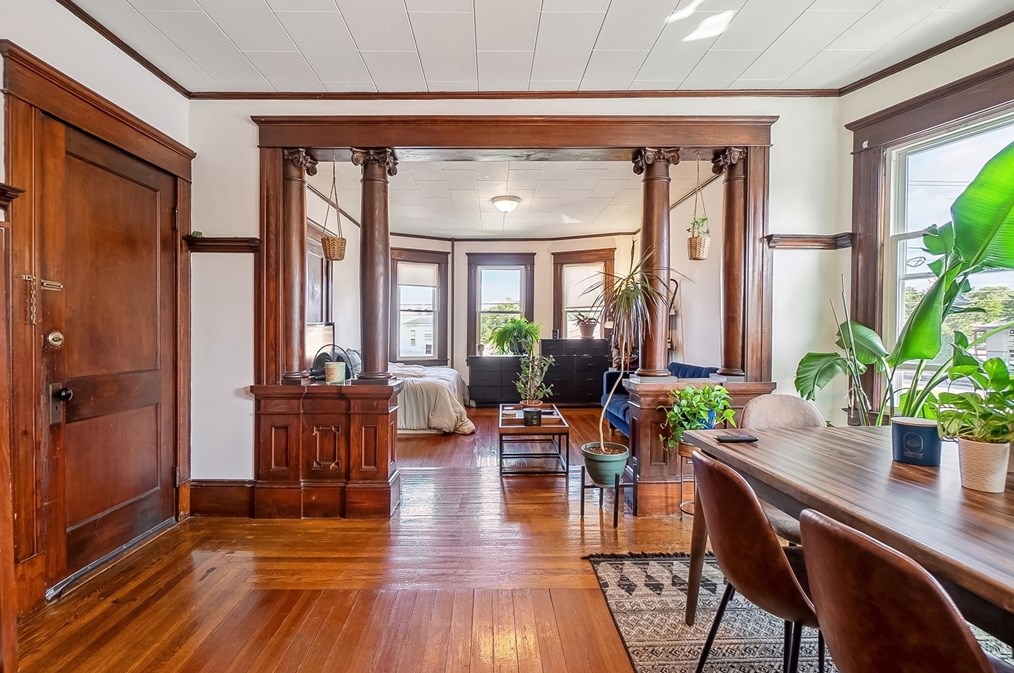 450 Broadway St, Chicopee MA 01020-2442 exterior