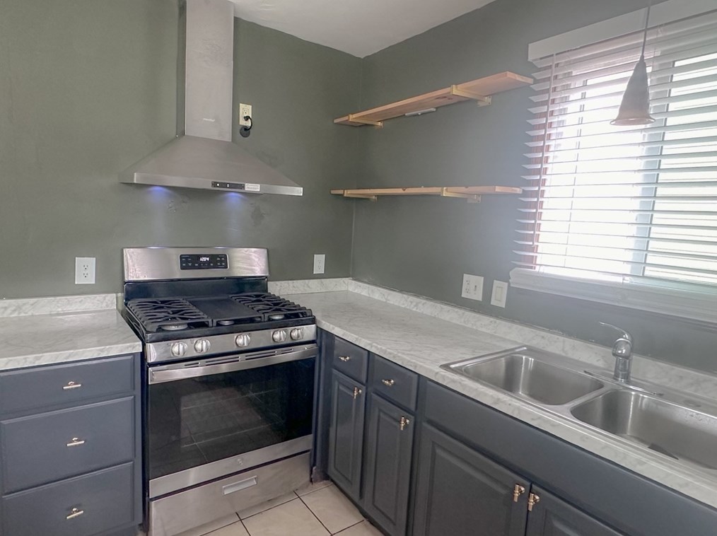 18-20 Newport St, Springfield, MA 01119