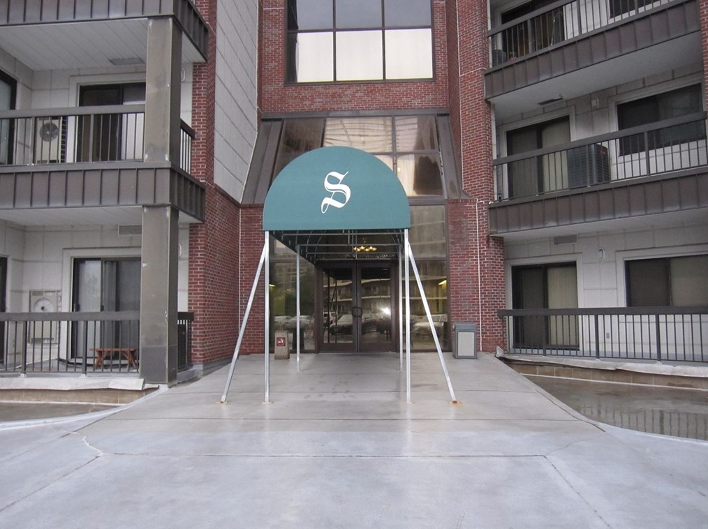 90 Quincy Shore Dr Apt 704, Quincy, MA 02171