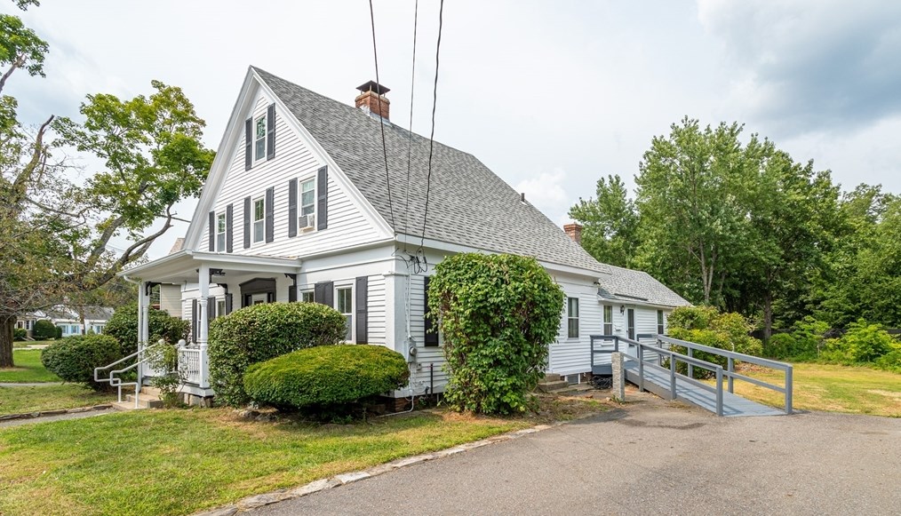 231 Priest St, Leominster, MA 01453-2946