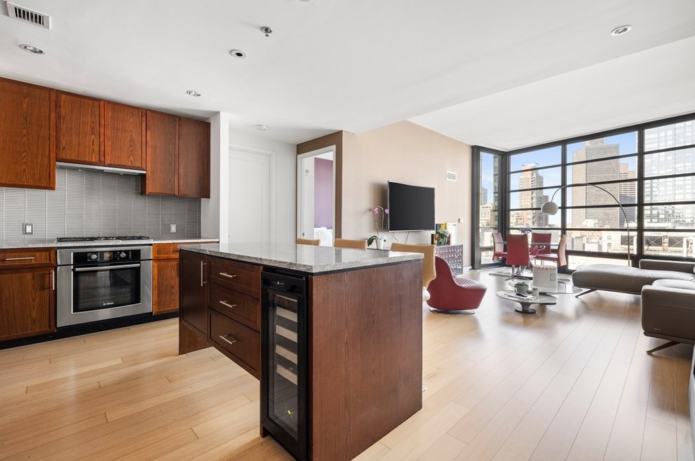 580 Washington St #ph5, Boston, MA 02111