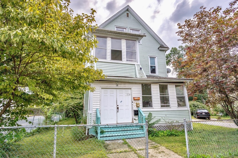 15 Clayton St, Springfield, MA 01107