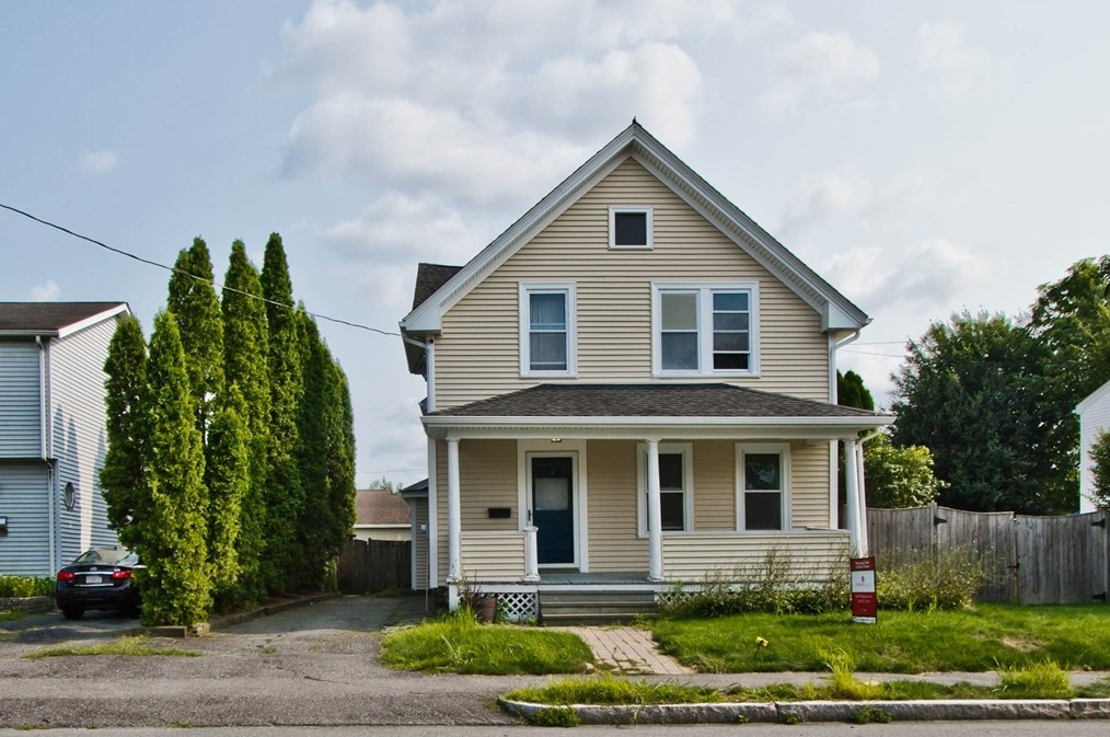 14 Arbutus Rd, Worcester, MA 01606